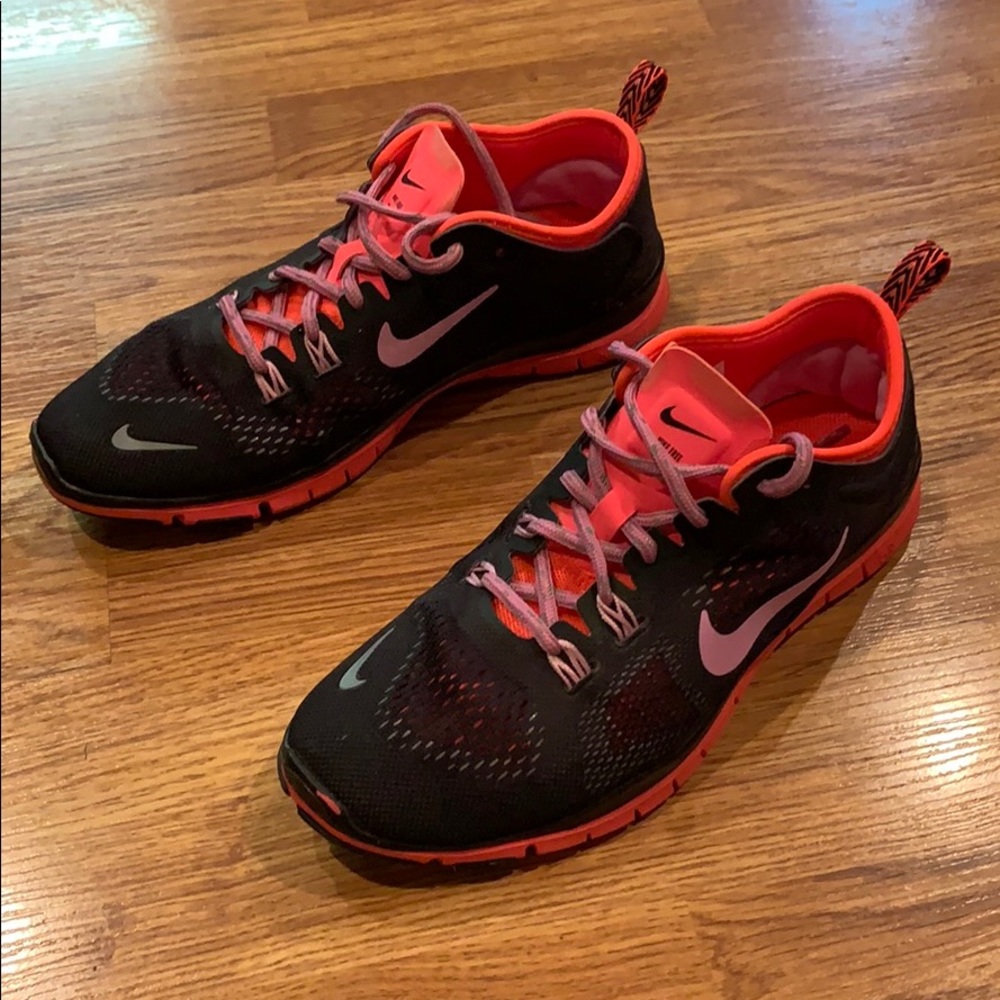 Nike 5.0 Running Shoes Black & Pink